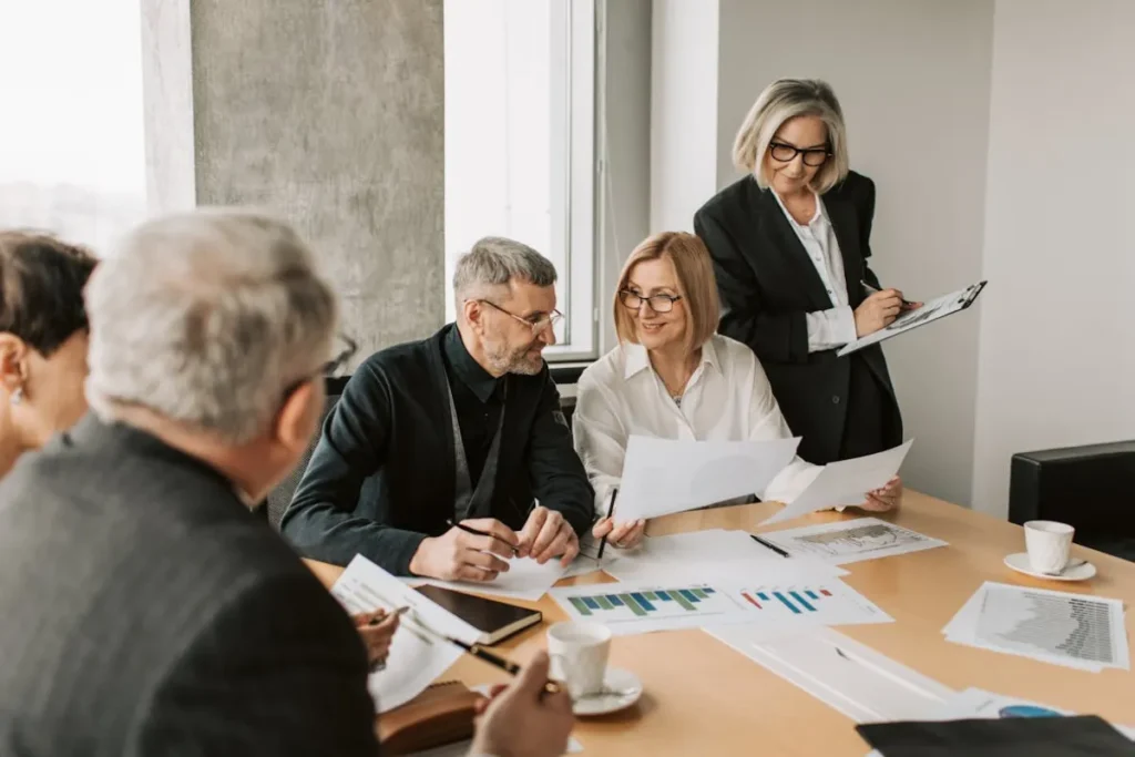 Pessoas em reunião de trabalho