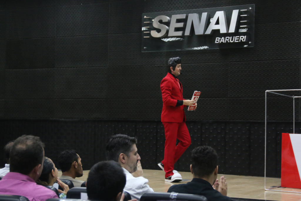 Palestrante em evento corporativo