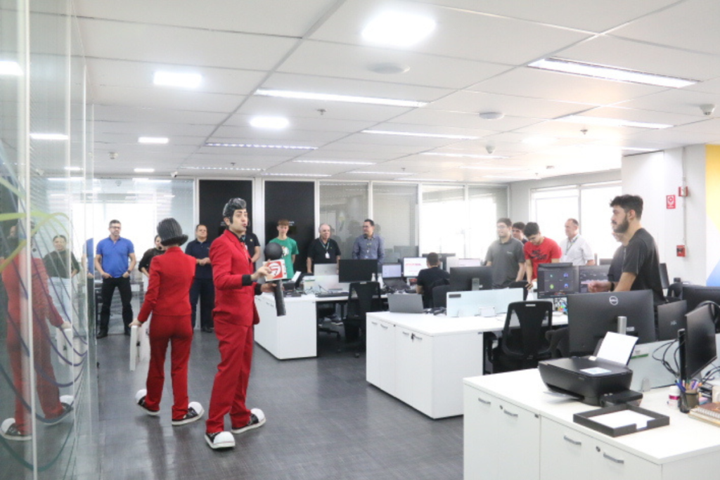 Palestrantes em evento corporativo