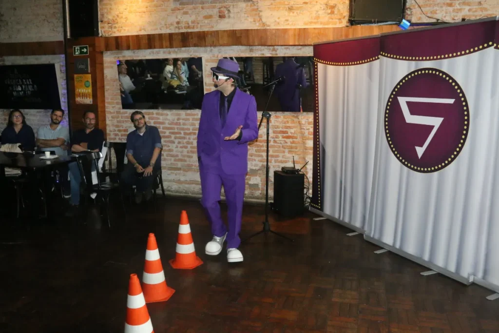 Palestrante em evento corporativo