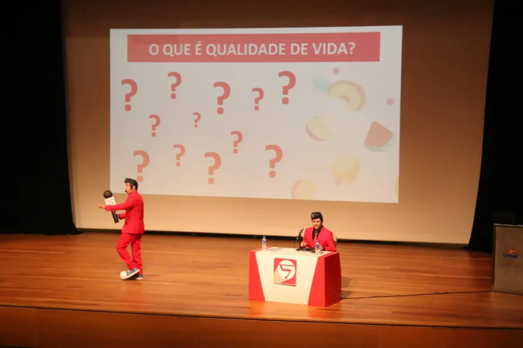 Palestrantes em evento corporativo