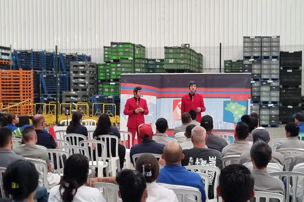 Palestrante em evento corporativo