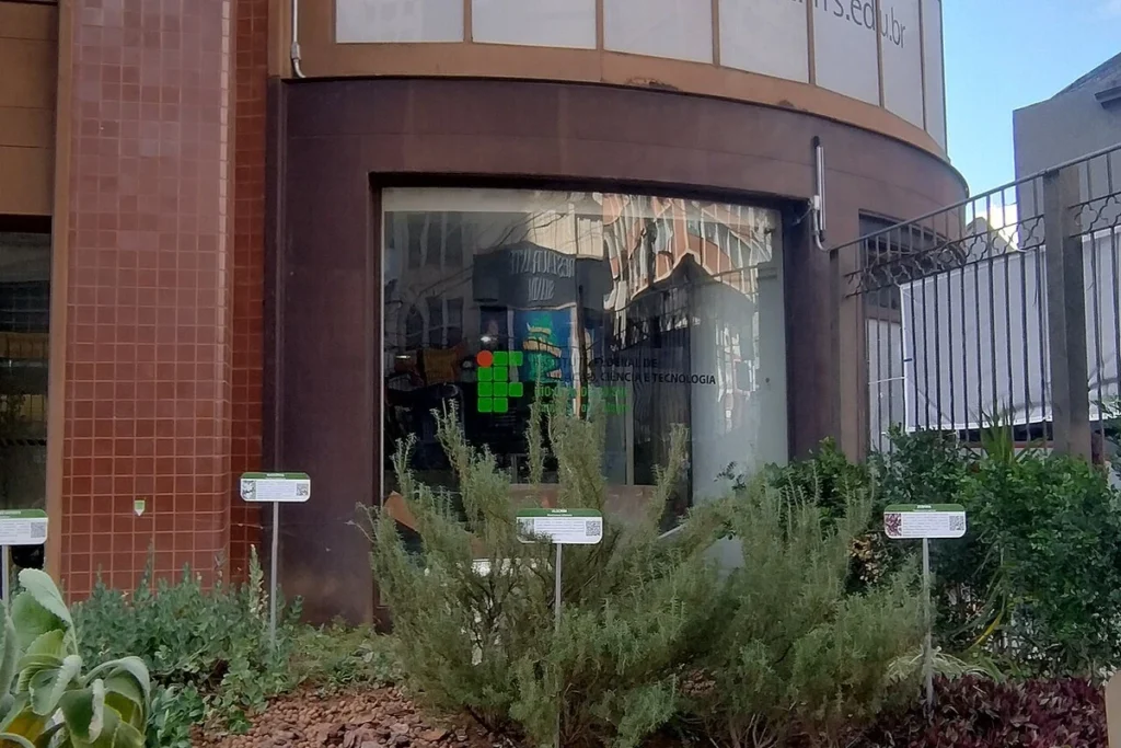 Prédio de um campus de instituto federal de educação, ciência e tecnologia.